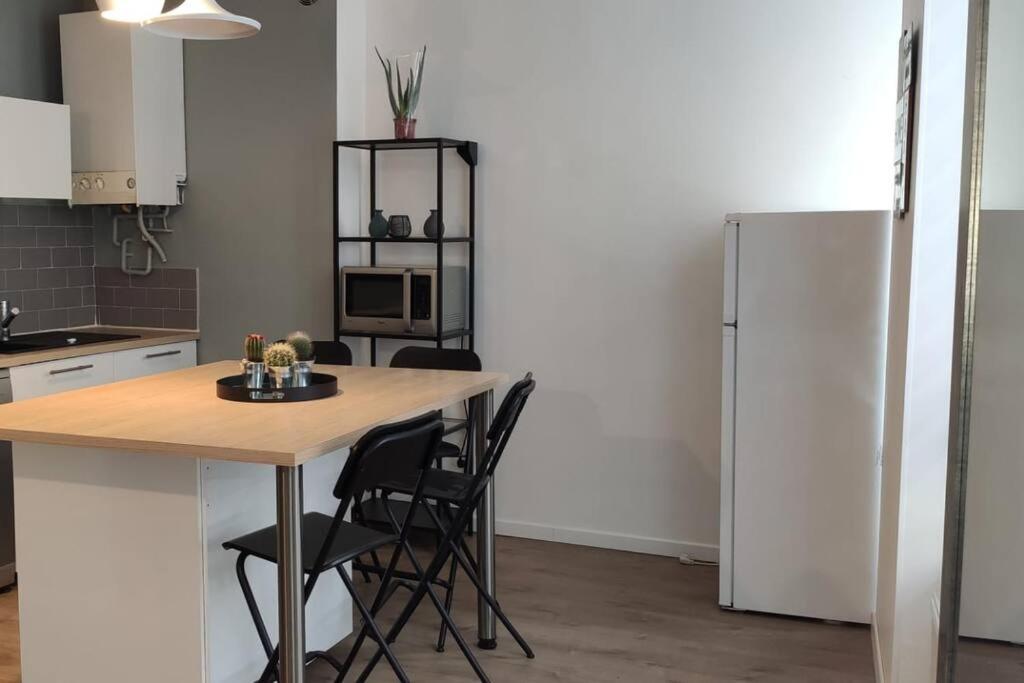 Апартаменты Logement 5 Personnes Proche Cv Et Parking Prive Сент-Этьен Экстерьер фото
